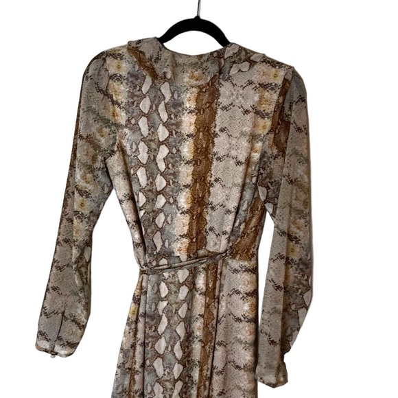 Aritzia Wilfred Louise Dress- Wrap Around Long Sleeve Ruffle Dress - Picture 7 of 12